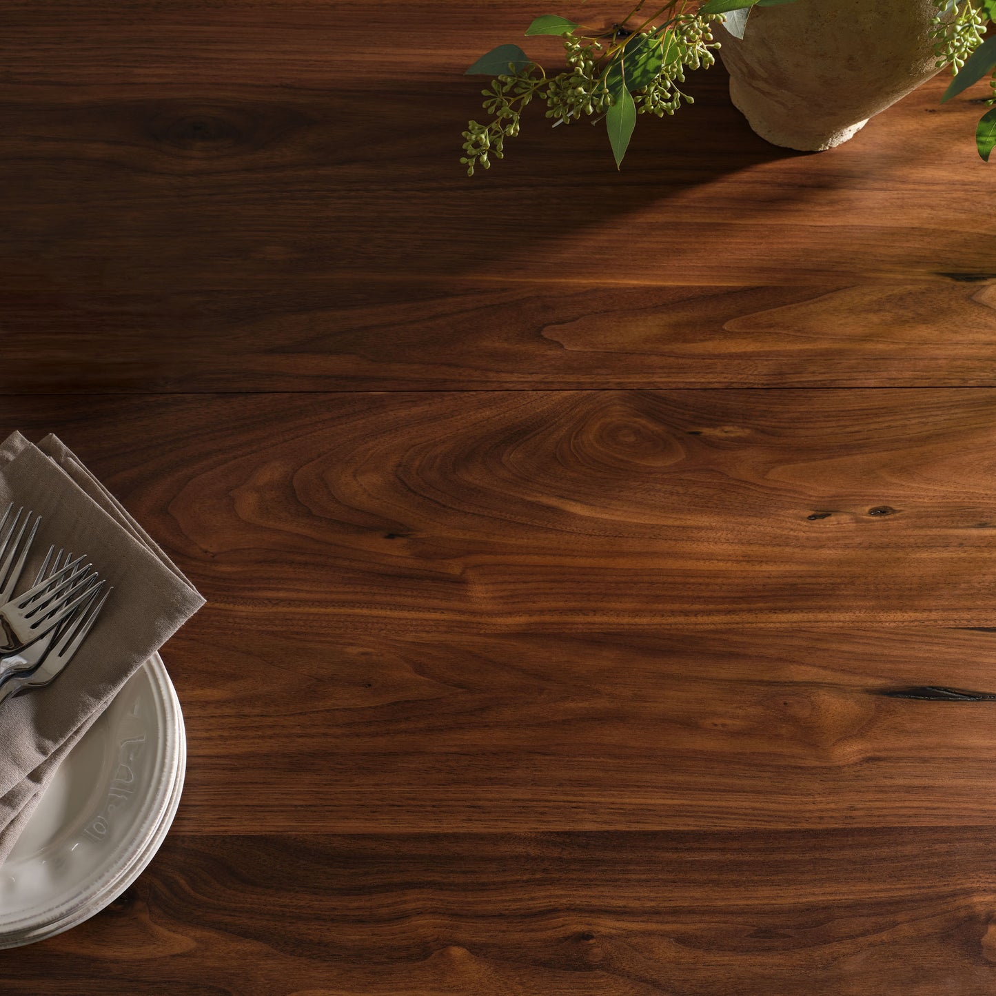 Saranac 46-inch Round Dining Table