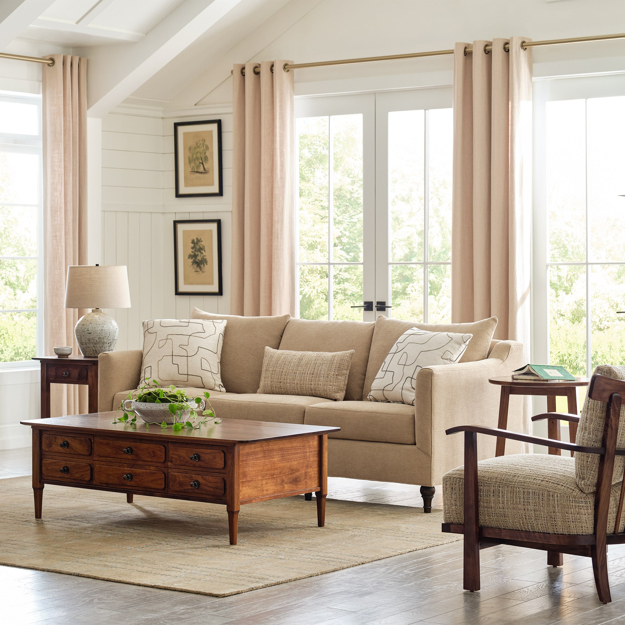 Hudson Valley Cocktail Table – Stickley