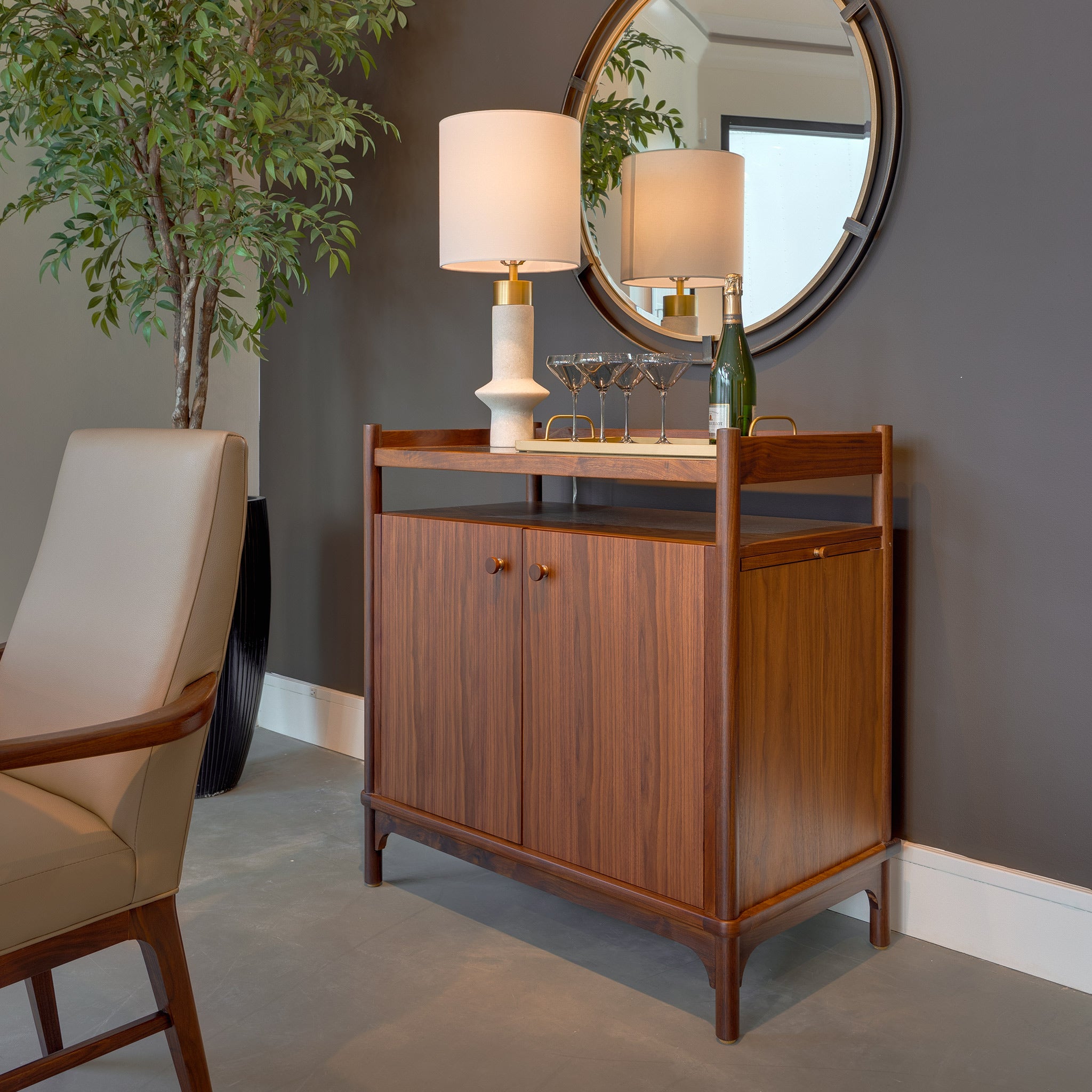 スモーキークォーツ シェル トレイ Walnut Grove Small Server – Stickley